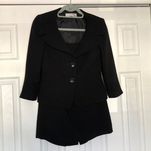 Tahari ladies dress suit